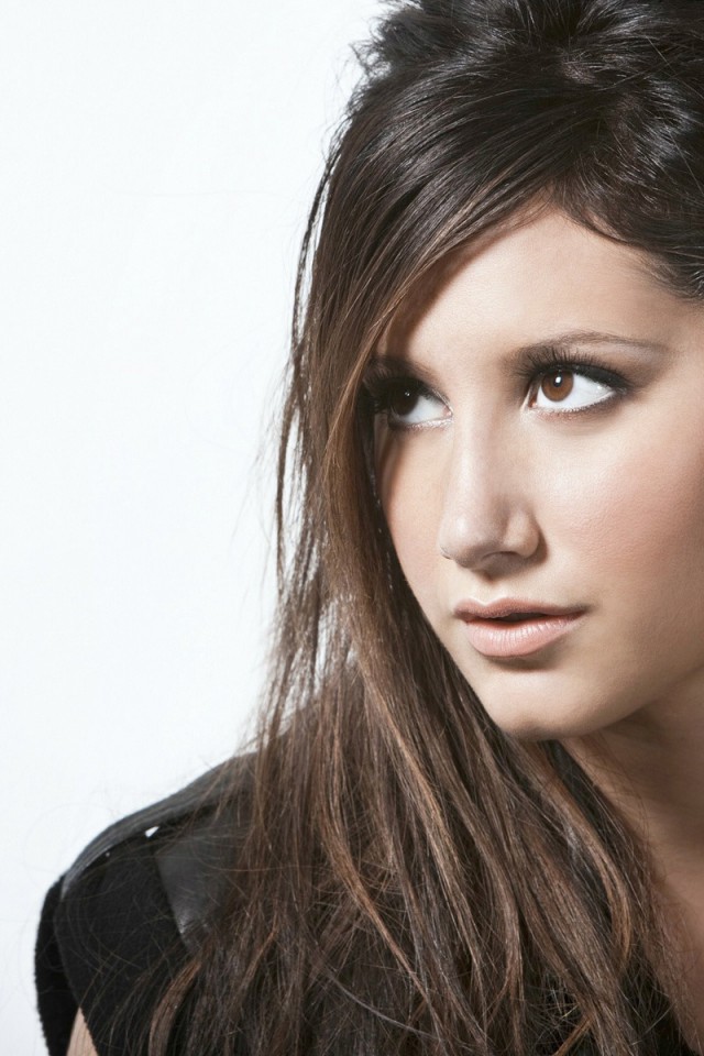 Ashley-Tisdale-10