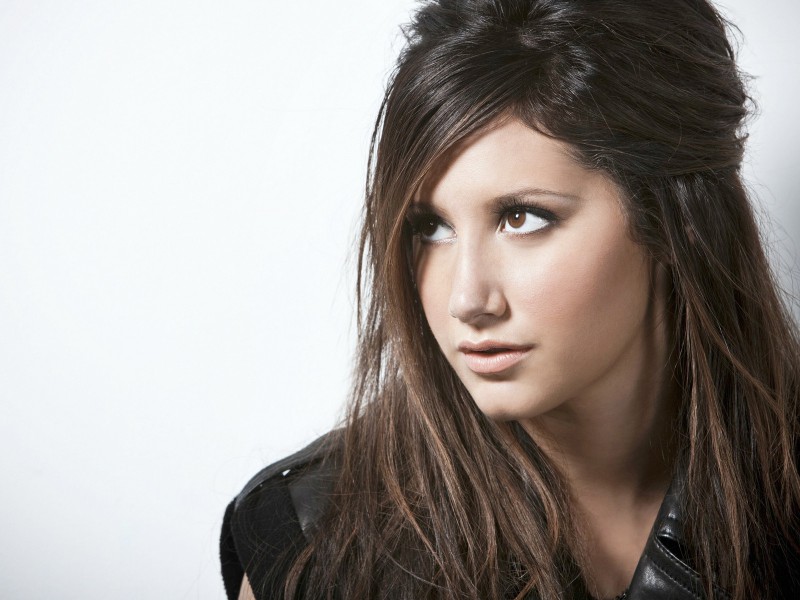 Ashley-Tisdale-10