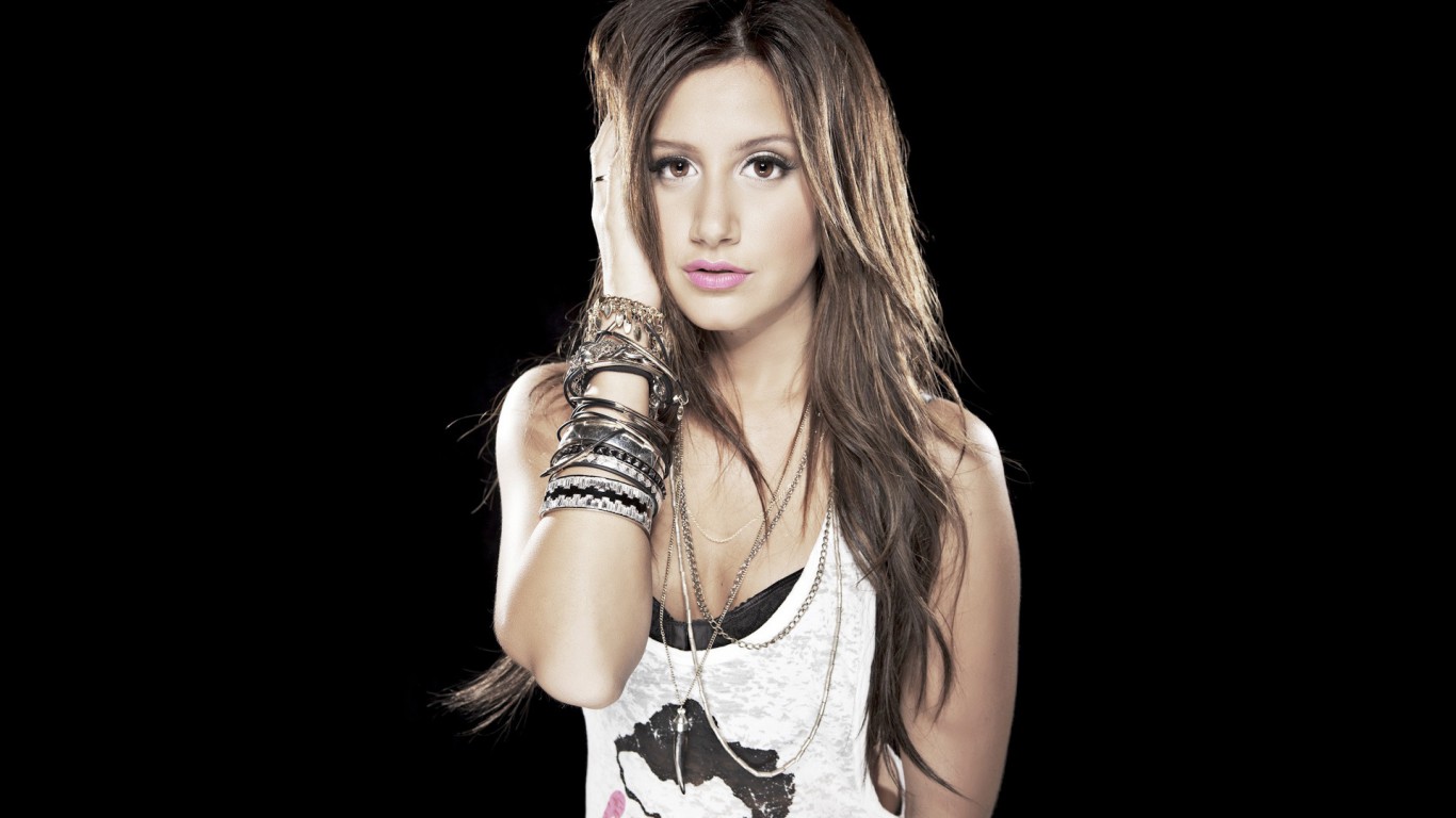 Ashley-Tisdale-12