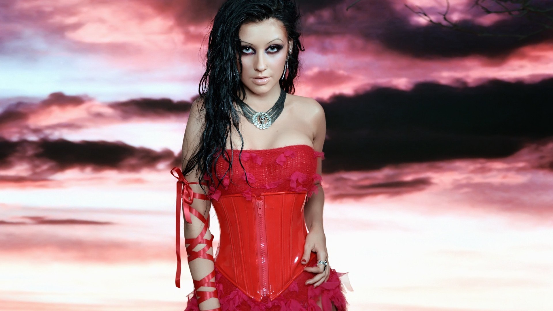 Christina-Aguilera-Pozadia-na-plochu
