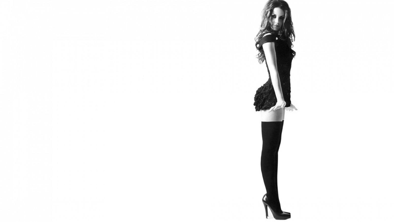 Evangeline-Lilly-Pozadia-na-plochu-black-The-Lost