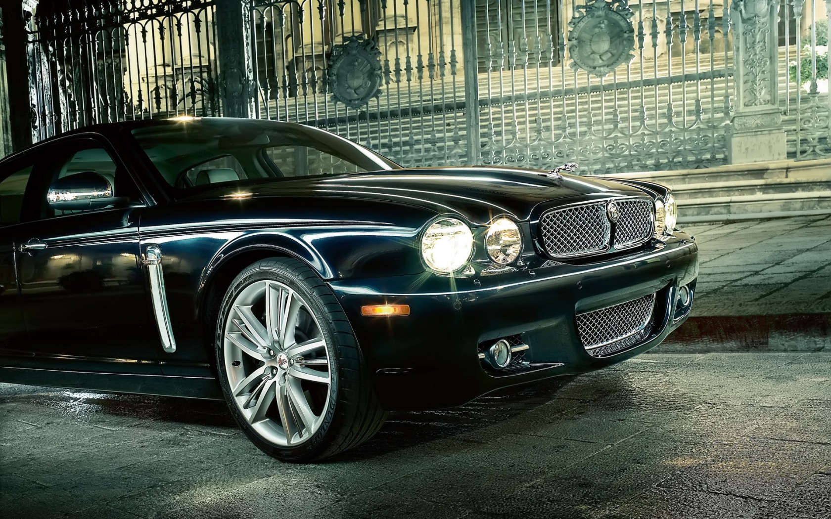 Jaguar-XJ-2009-Pozadia-na-plochu