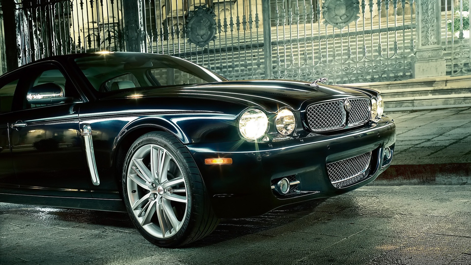 Jaguar-XJ-2009-Pozadia-na-plochu