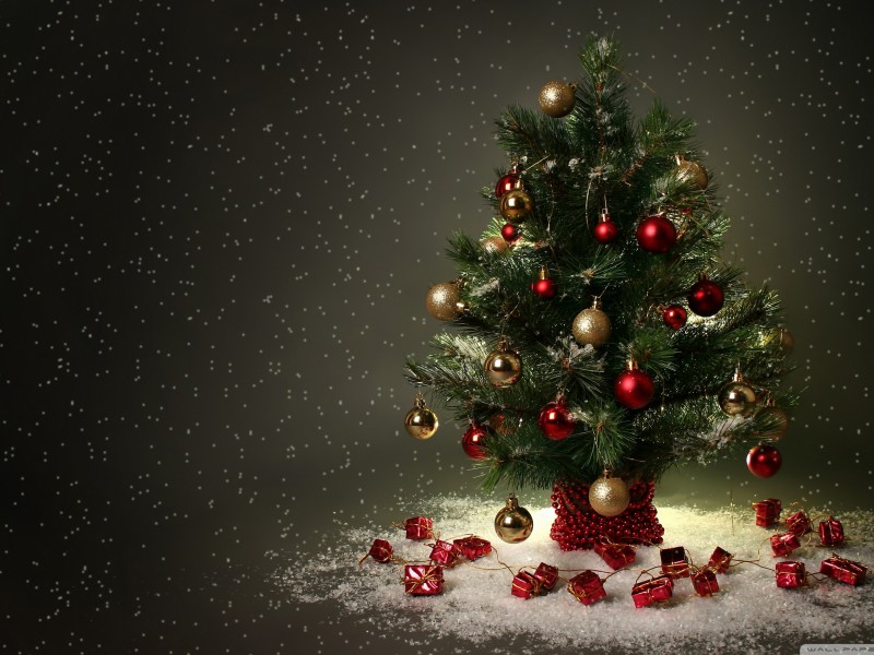 vianoce-obrazky-na-plochu-stromcek